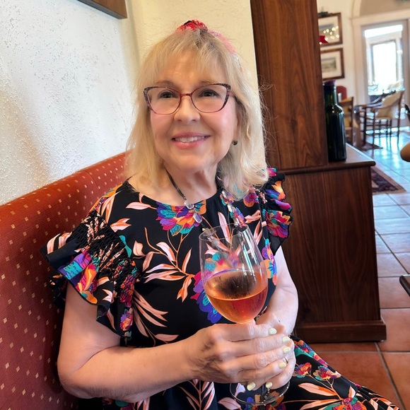 Hi, it's me, Tickie. - Picture 2 of 11